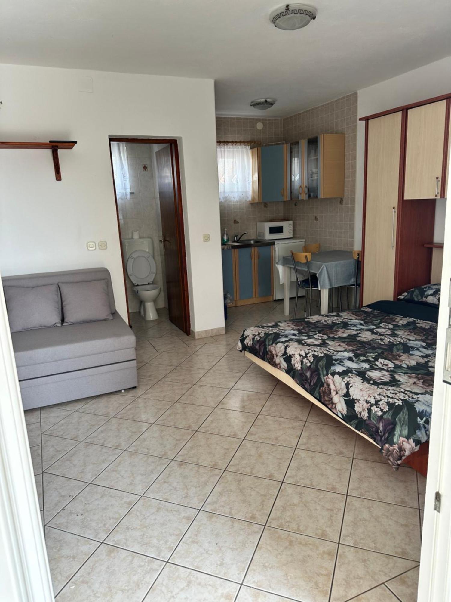 Apartments Kristina Vir Ngoại thất bức ảnh