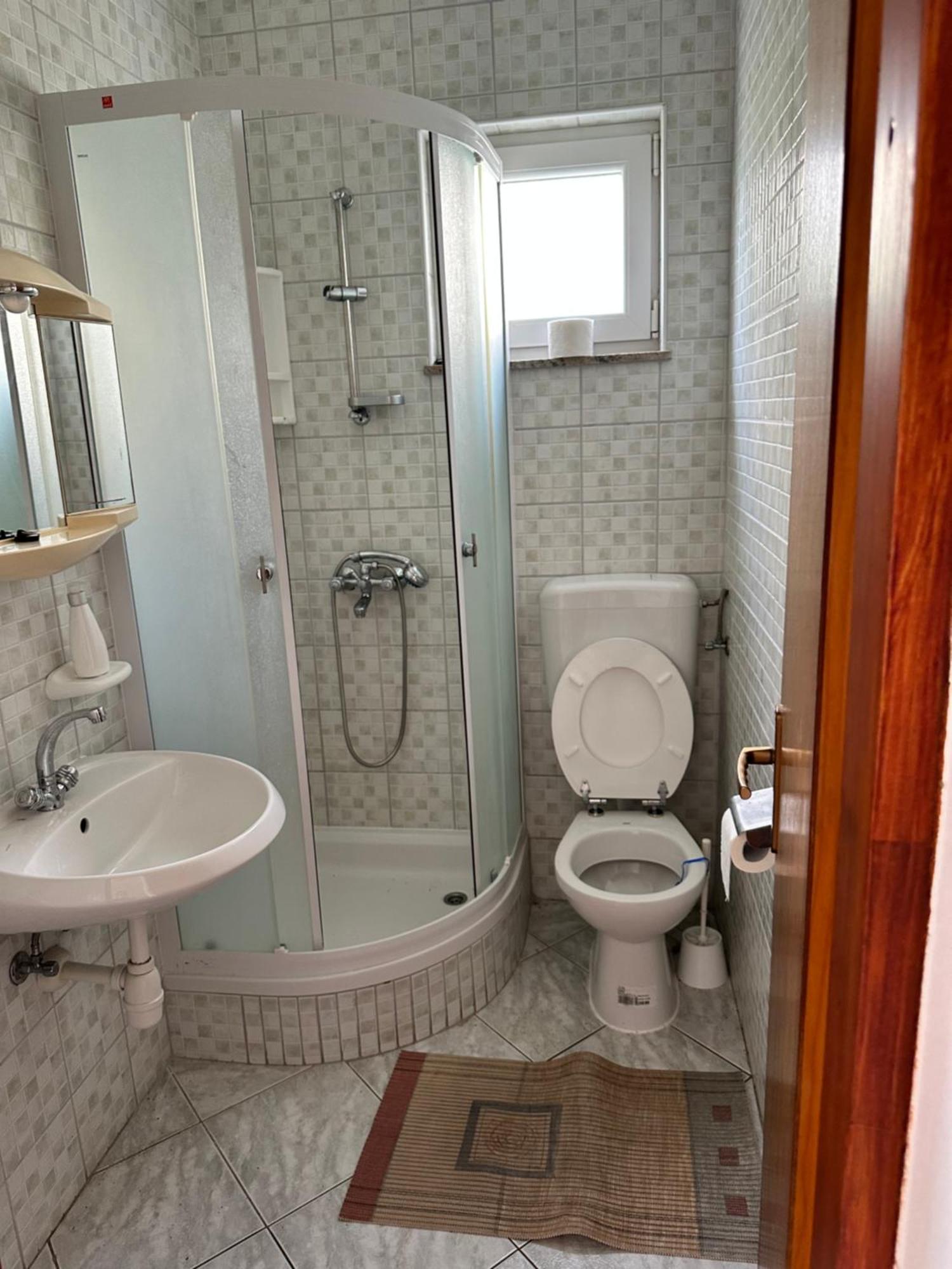 Apartments Kristina Vir Ngoại thất bức ảnh