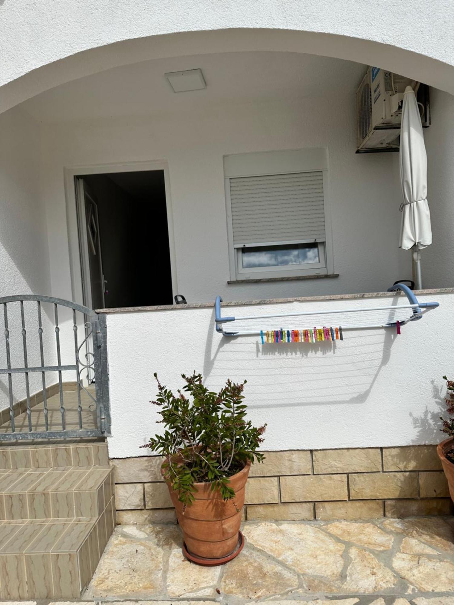 Apartments Kristina Vir Ngoại thất bức ảnh
